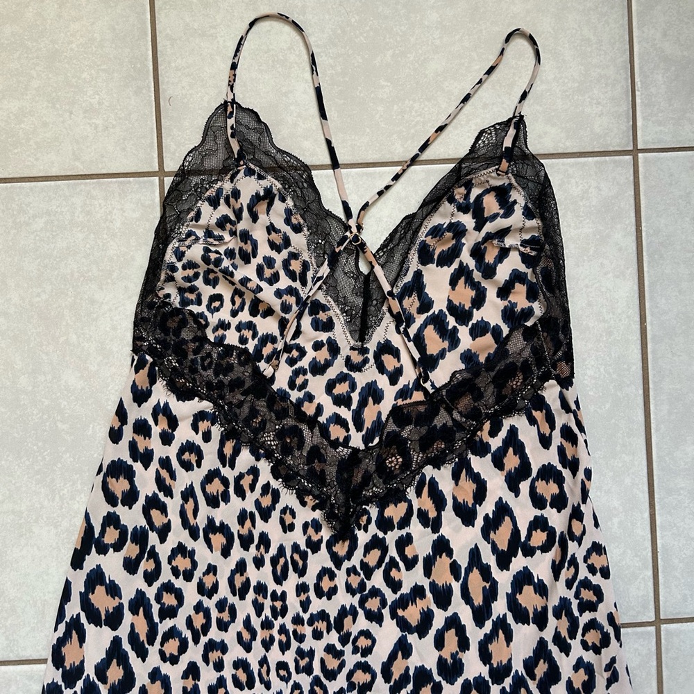 Victoria's Secret Very Sexy leopard print chemise slip dress - Picture 9 of 9